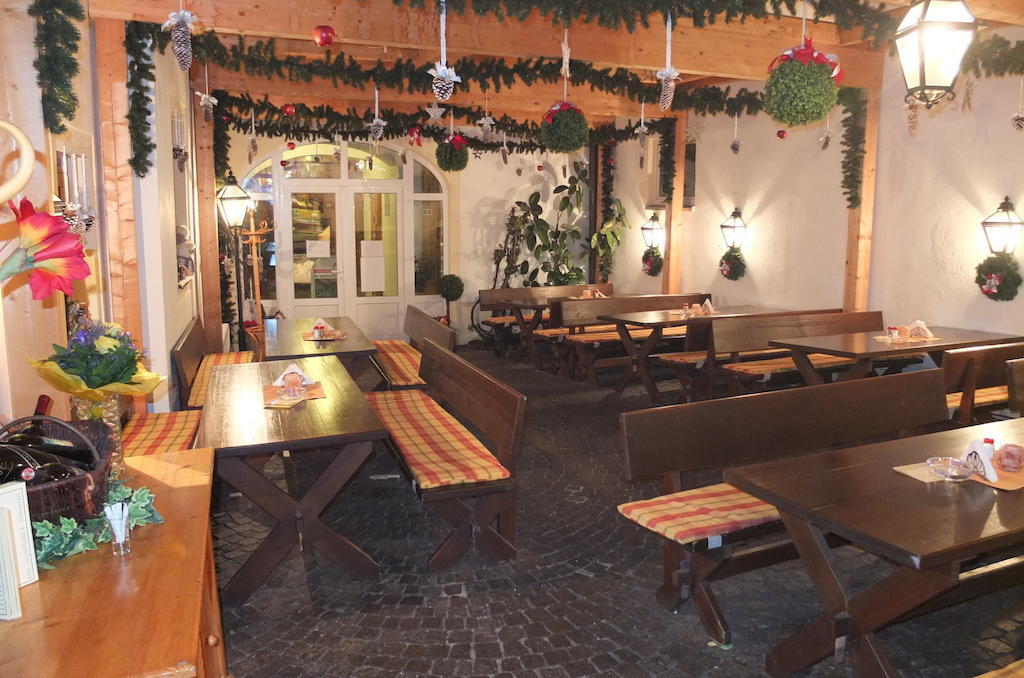Gasthof Ludl Gross-Enzersdorf Bagian luar foto