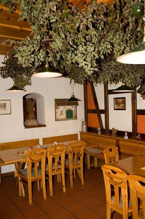 Gasthof Ludl Gross-Enzersdorf Bagian luar foto
